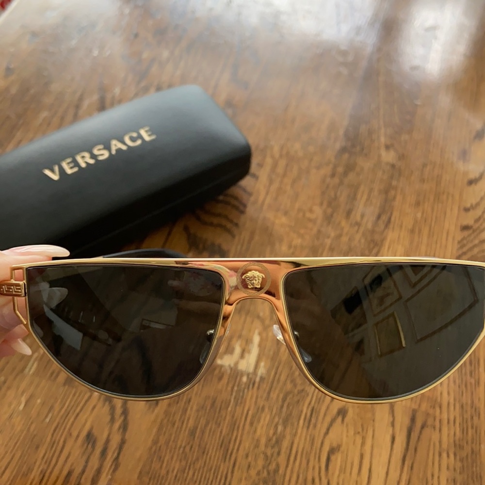 Perfect Condition Gold Versace Sunglasses w/ Box